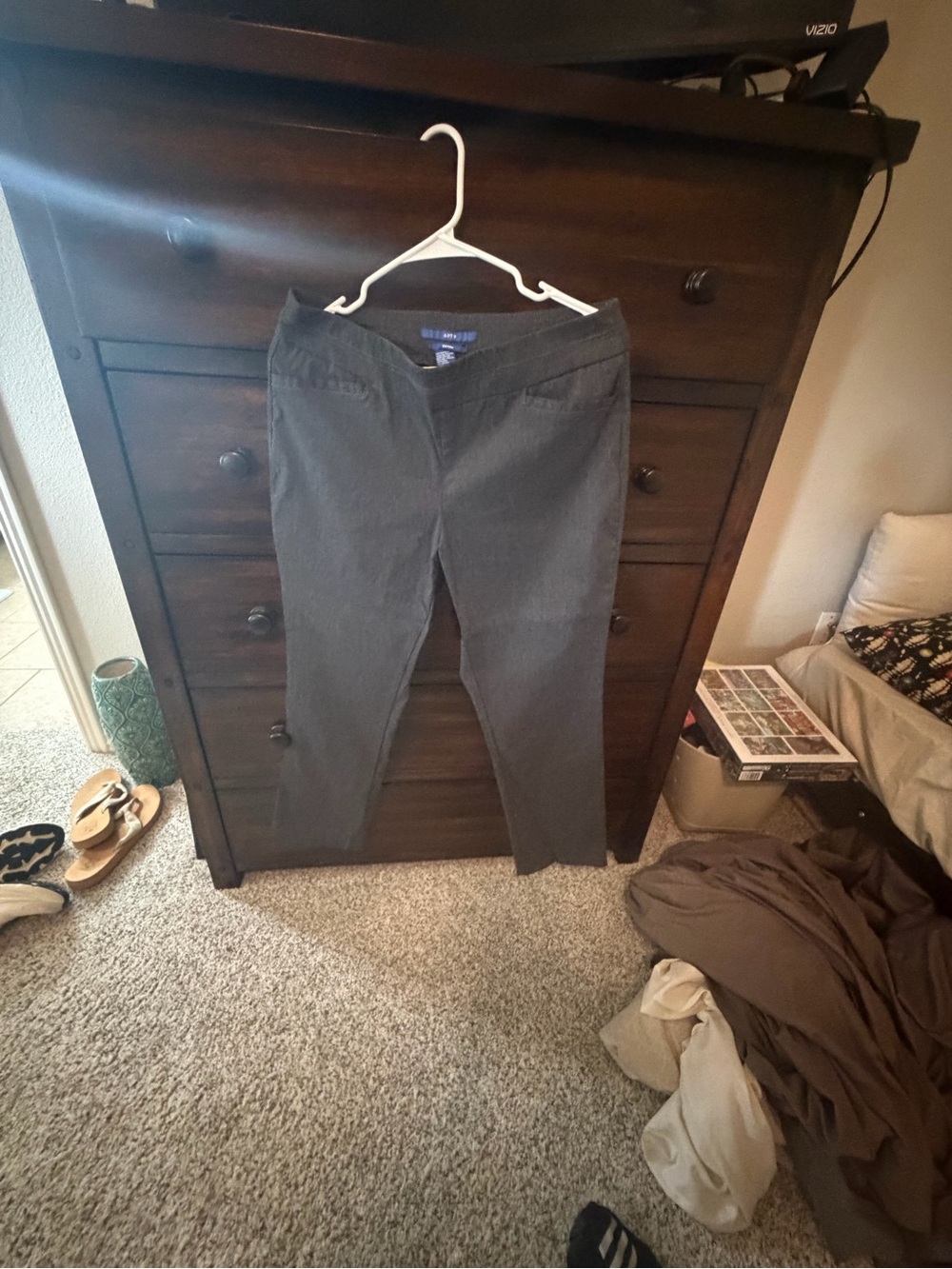 Apt. 9 Women's Cropped Ankle Pants in Charcoal Gray